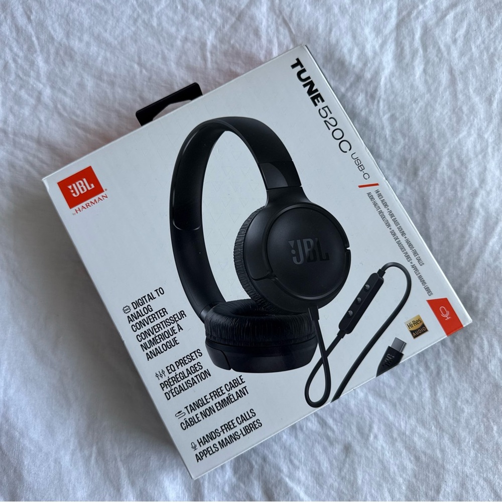 JBL Tune 520C Over-Ear Headphones - Black